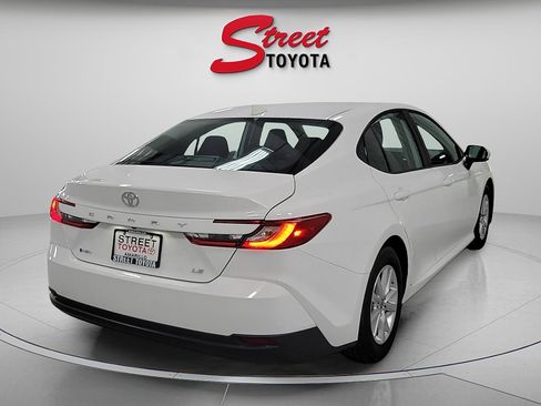 Certified 2025 Toyota Camry LE image 4