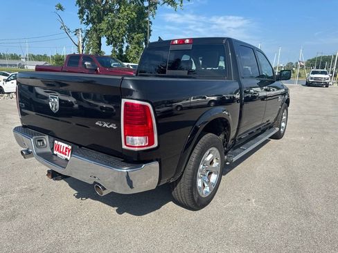 Used 2018 RAM 1500 Laramie AWD/4WD image 9