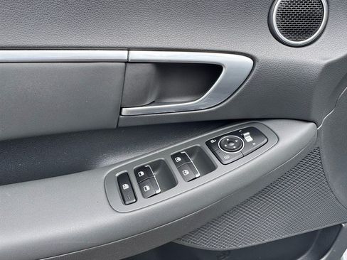 Used 2020 Hyundai Sonata SEL w/ Convenience + Sunroof Package FWD image 12