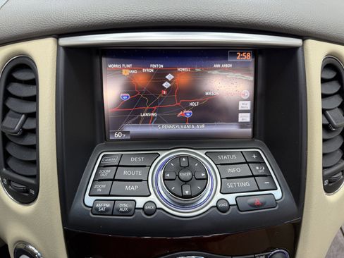 Used 2015 INFINITI QX50 Journey w/ Premium Package image 18