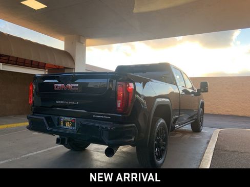 Certified 2022 GMC Sierra 3500 Denali w/ Denali Black Diamond Edition image 9
