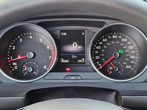 Used 2019 Volkswagen Tiguan S image 11