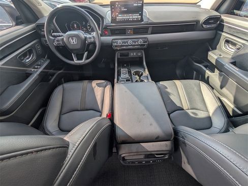 Certified 2025 Honda Pilot Touring image 25