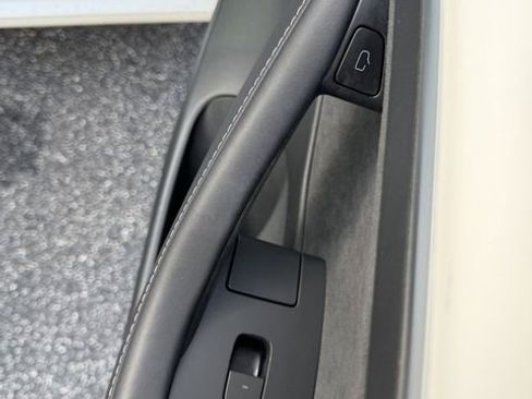 Used 2023 Tesla Model 3 Standard Range image 26