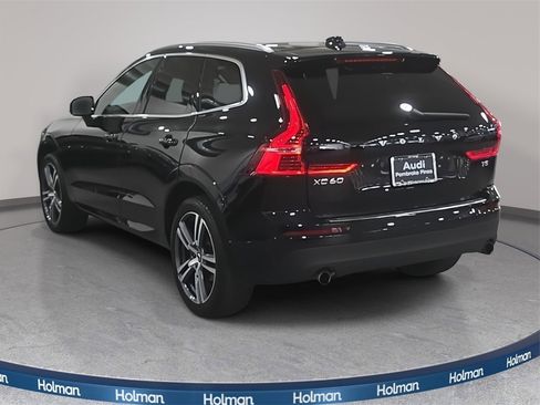 Used 2020 Volvo XC60 T5 Momentum image 8