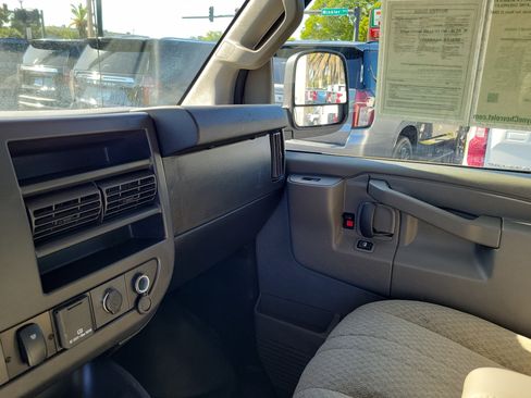 Used 2021 Chevrolet Express 3500 w/ Power Convenience Package image 23