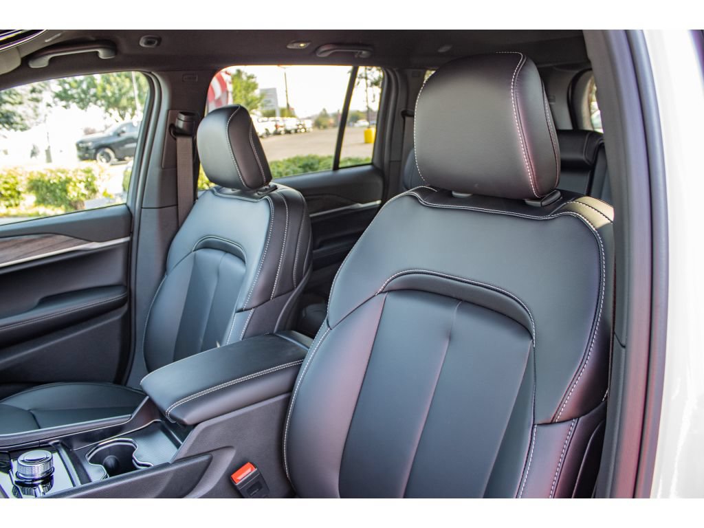 New 2026 Jeep Grand Cherokee Limited AWD/4WD image 30
