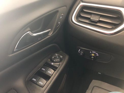 Used 2024 Chevrolet Equinox LT AWD/4WD image 14