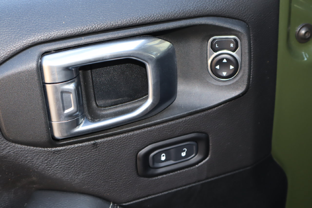 Used 2021 Jeep Wrangler Unlimited Rubicon AWD/4WD image 19