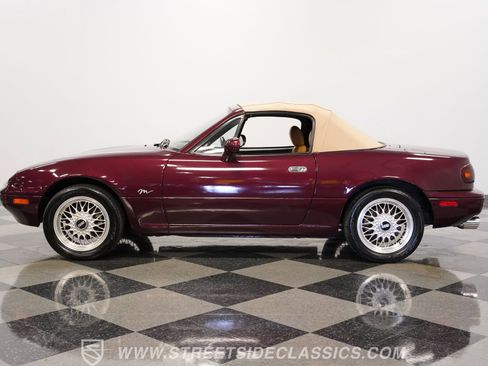 Used 1995 MAZDA MX-5 Miata M-Edition image 2