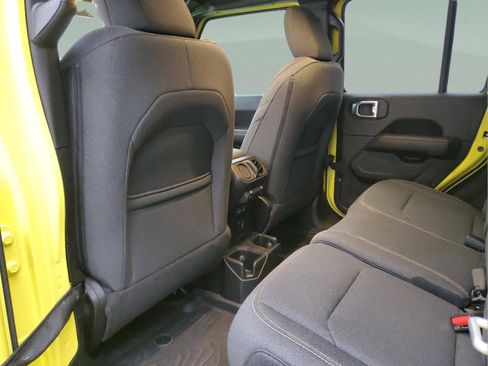 Used 2024 Jeep Wrangler Sahara image 8