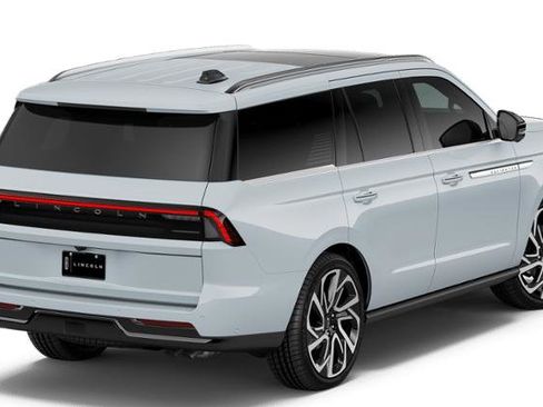 New 2026 Lincoln Navigator Reserve AWD/4WD image 12