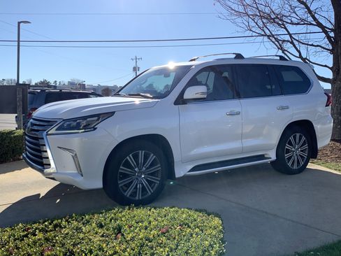 Used 2017 Lexus LX 570 4WD image 5