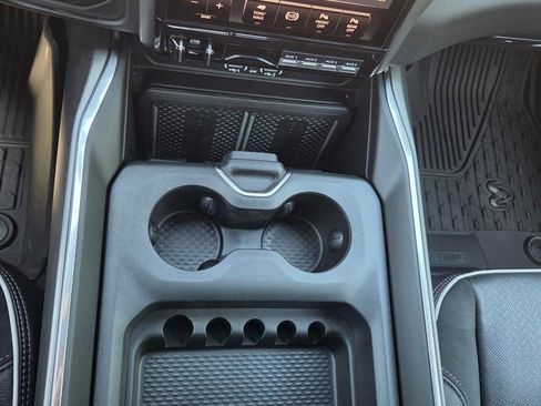 New 2026 RAM 3500 Laramie AWD/4WD image 22