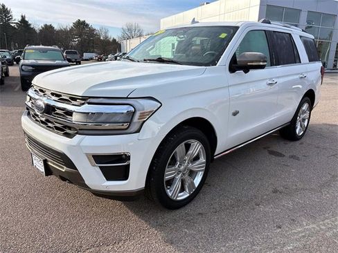 Used 2024 Ford Expedition King Ranch image 6