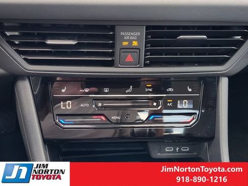 Used 2025 Volkswagen Jetta SE FWD image 20