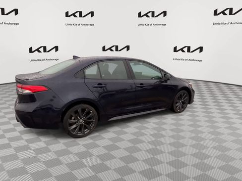 Used 2024 Toyota Corolla SE w/ SE Premium Package FWD image 8