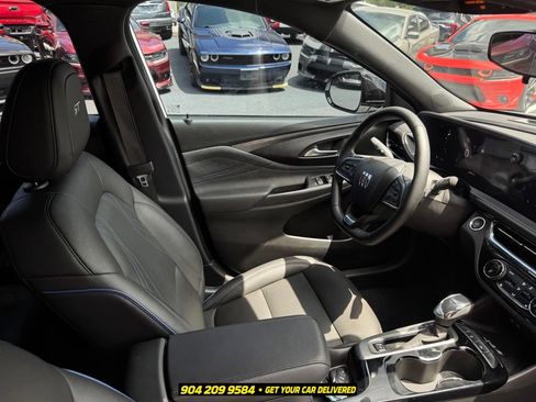 Used 2025 Buick Envista Sport Touring w/ Convenience I Package FWD image 25