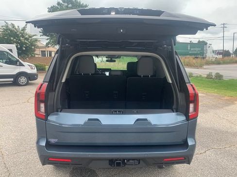 New 2027 Ford Expedition Active AWD/4WD image 9