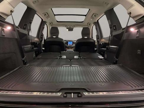Used 2025 Volvo XC90 T8 Plus w/ Protection Package Premier AWD/4WD image 88