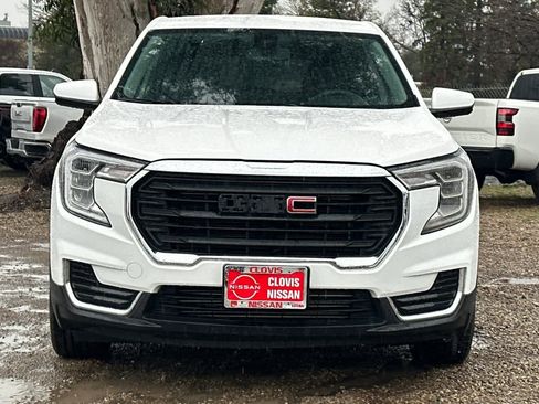 Used 2024 GMC Terrain SLE image 11