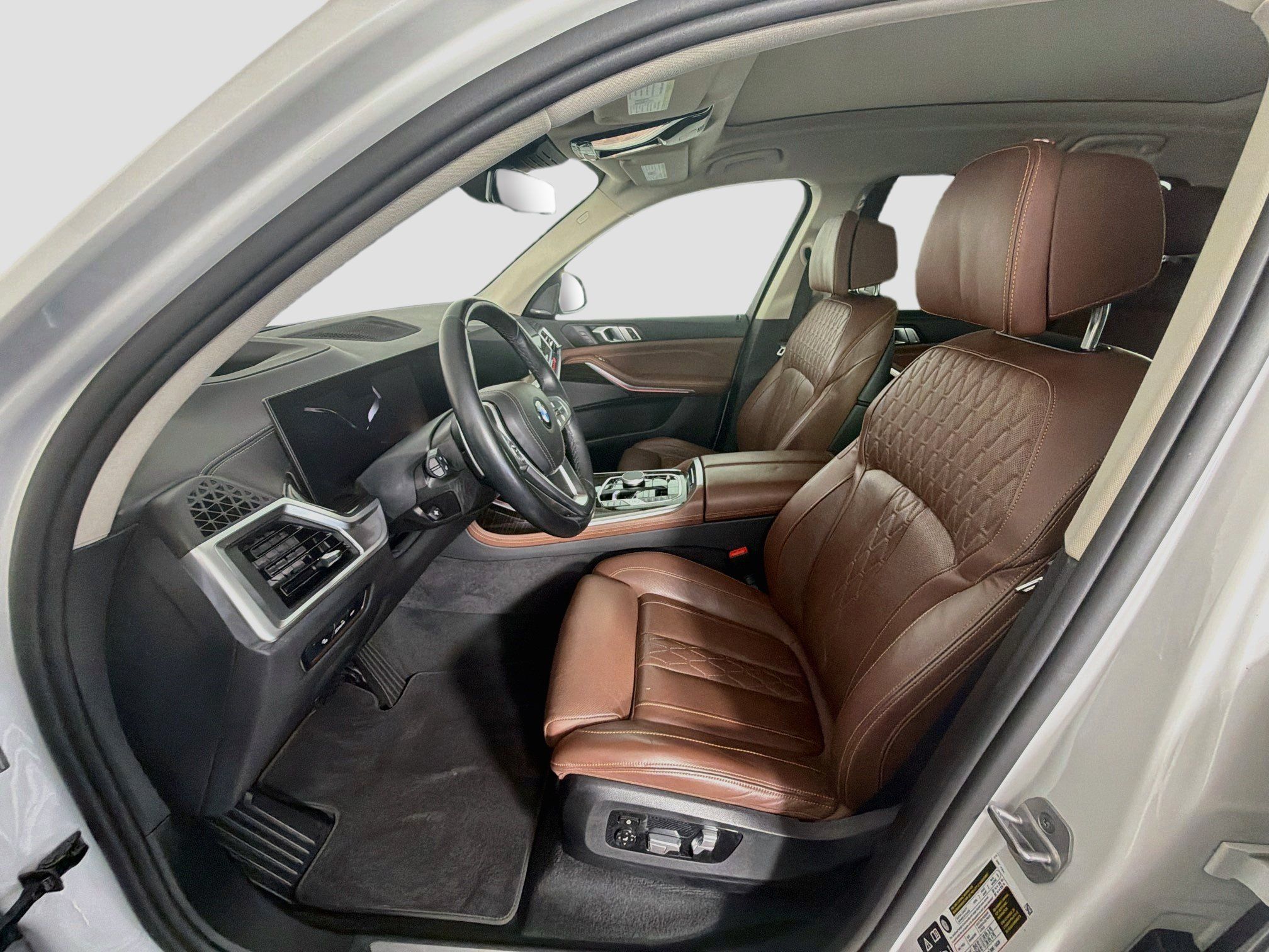 Used 2025 BMW X7 xDrive40i AWD/4WD image 13