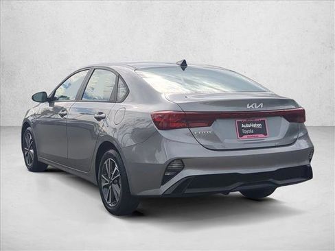 Used 2024 Kia Forte LXS w/ LXS Technology Package image 8