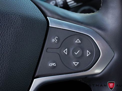 Used 2023 Chevrolet Traverse LT image 24