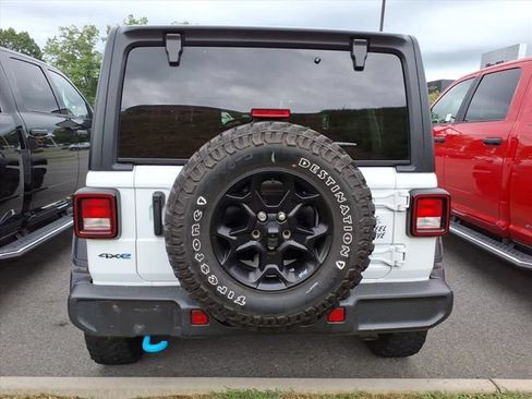 Used 2023 Jeep Wrangler Unlimited w/ Cold Weather Group AWD/4WD image 8
