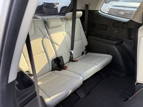 Used 2022 Kia Telluride EX w/ EX Premium Package AWD/4WD image 16