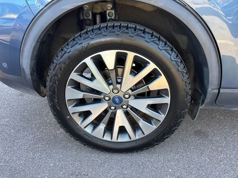 Used 2020 Ford Escape Titanium image 14