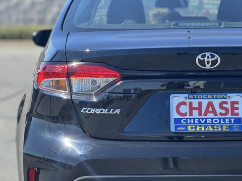 Used 2023 Toyota Corolla LE image 6