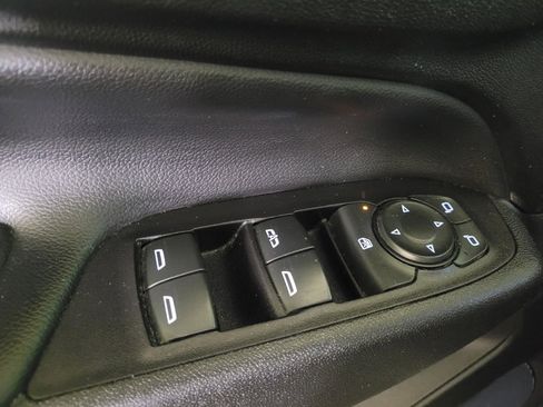 Used 2020 Chevrolet Equinox LT FWD image 27