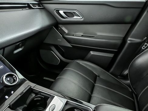 Used 2018 Land Rover Range Rover Velar S AWD/4WD image 31