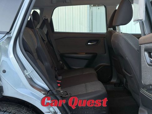 Used 2021 Nissan Rogue SV image 15