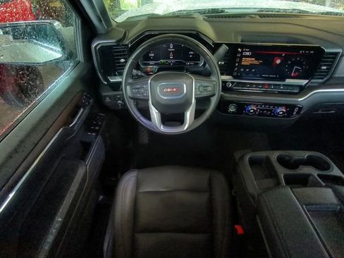 Used 2024 GMC Sierra 1500 SLT AWD/4WD image 18