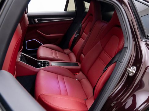 Certified 2023 Porsche Panamera Platinum Edition image 19