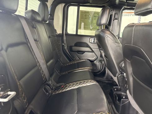Used 2021 Jeep Gladiator Overland image 25