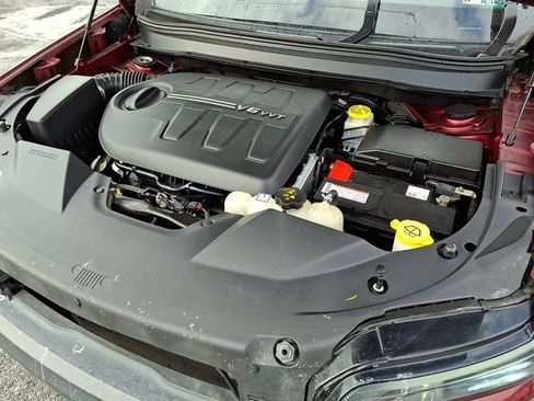 Used 2019 Jeep Cherokee Trailhawk image 32