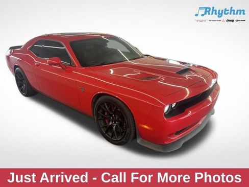 Used 2016 Dodge Challenger SRT Hellcat RWD image 1