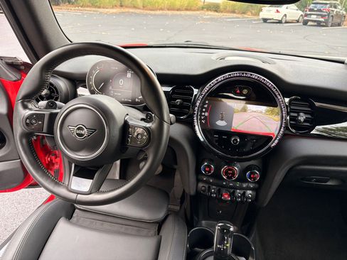 Used 2024 MINI Cooper S image 4