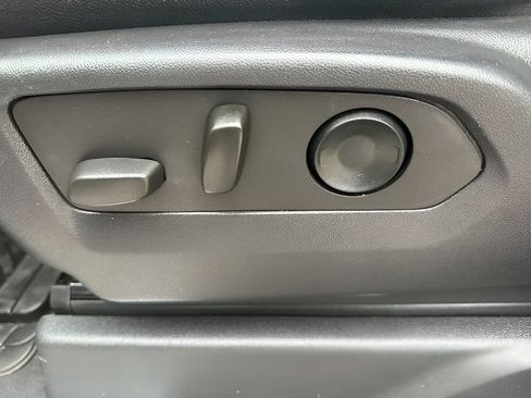 Used 2022 GMC Sierra 1500 SLT w/ SLT Convenience Package image 21