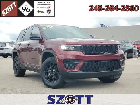 Used 2024 Jeep Grand Cherokee Altitude AWD/4WD image 1
