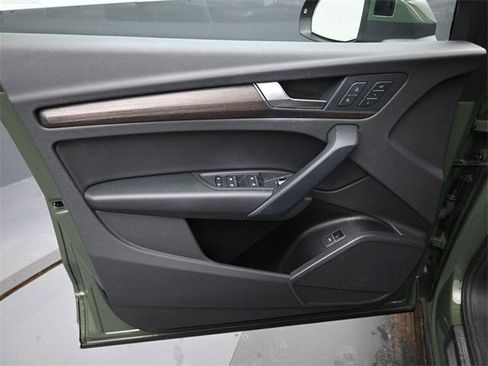 Used 2023 Audi Q5 2.0T Premium w/ Convenience Package image 11