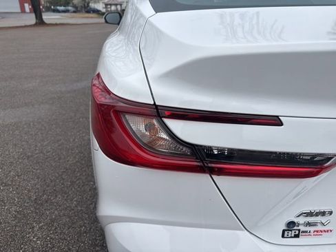 Used 2025 Toyota Camry LE image 10