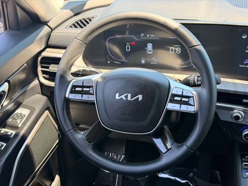 Used 2024 Kia Telluride EX w/ EX Captain's Chair Package FWD image 23