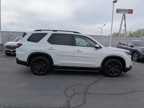 Certified 2023 Honda Pilot Elite image 2