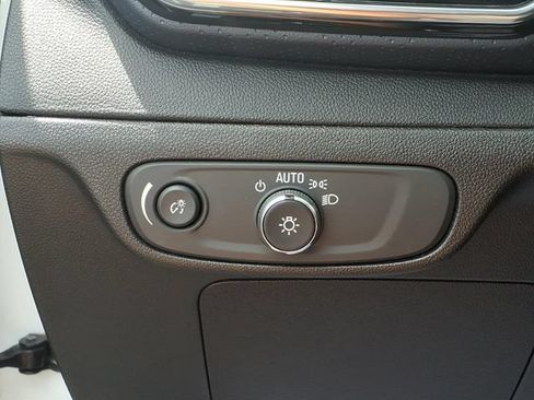 Used 2022 Chevrolet Bolt EUV Premier w/ Launch Edition FWD image 12