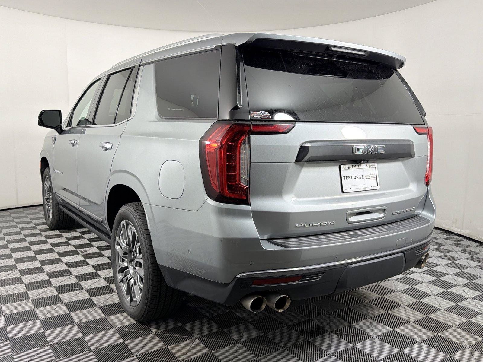 Certified 2024 GMC Yukon Denali Ultimate AWD/4WD image 4