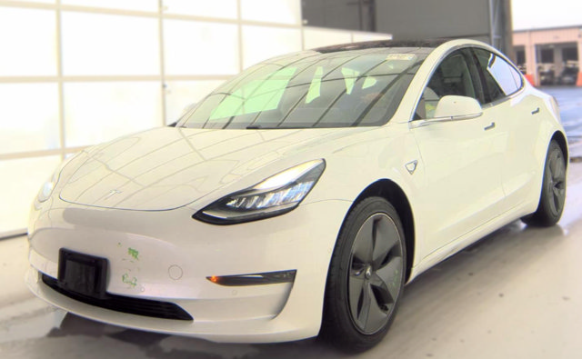 Used 2018 Tesla Model 3 Long Range RWD image 1